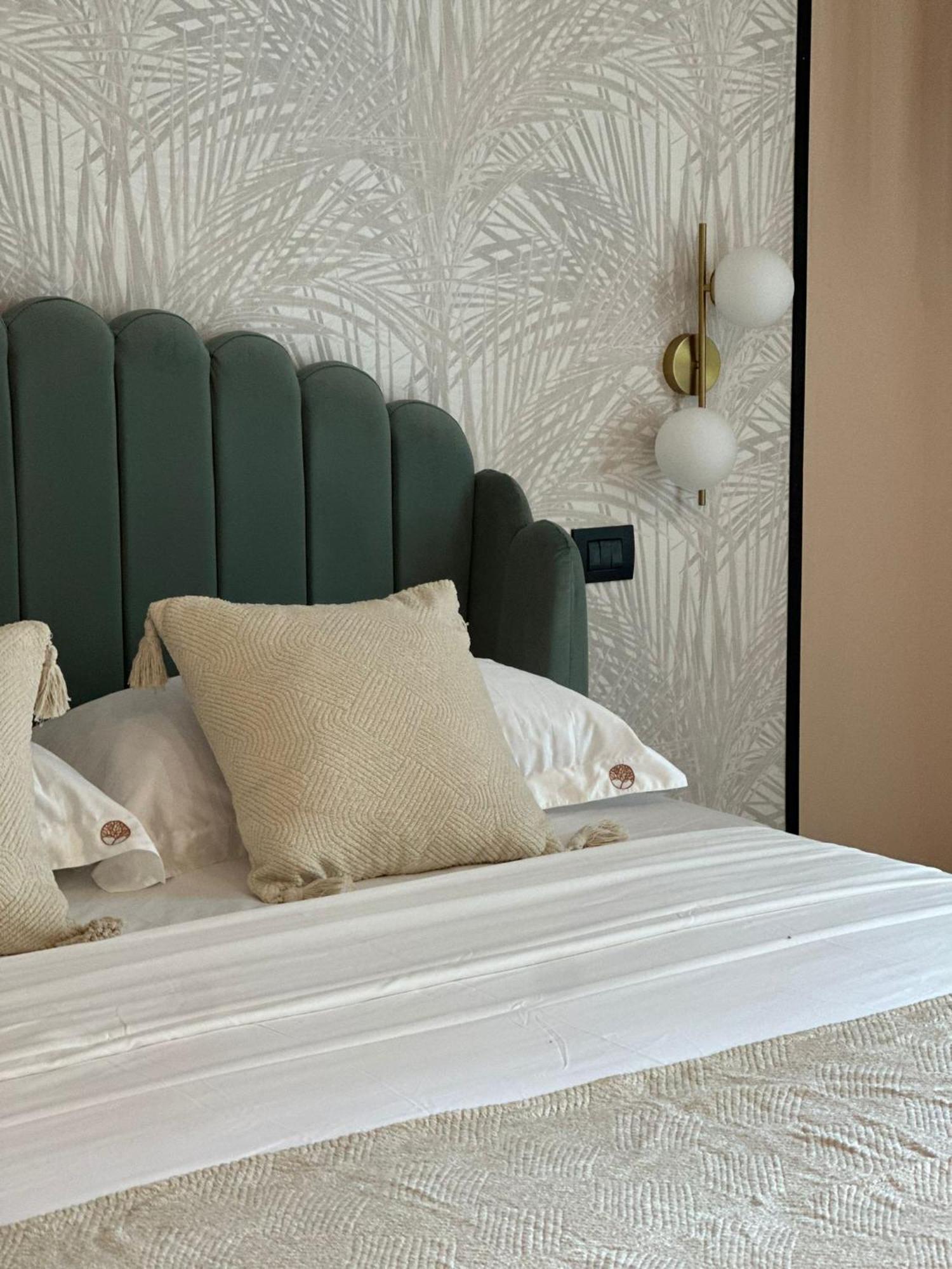 Mandarin Apulia 10 B&B Bari Bagian luar foto